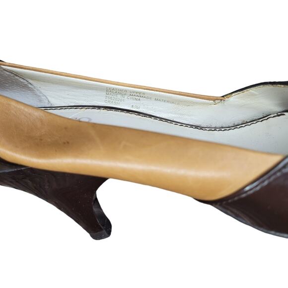 Franco Sarto Two Tone Patent Leather Pumps Size 9 Peep Toe Kitten Heel Shoes - Picture 5 of 6